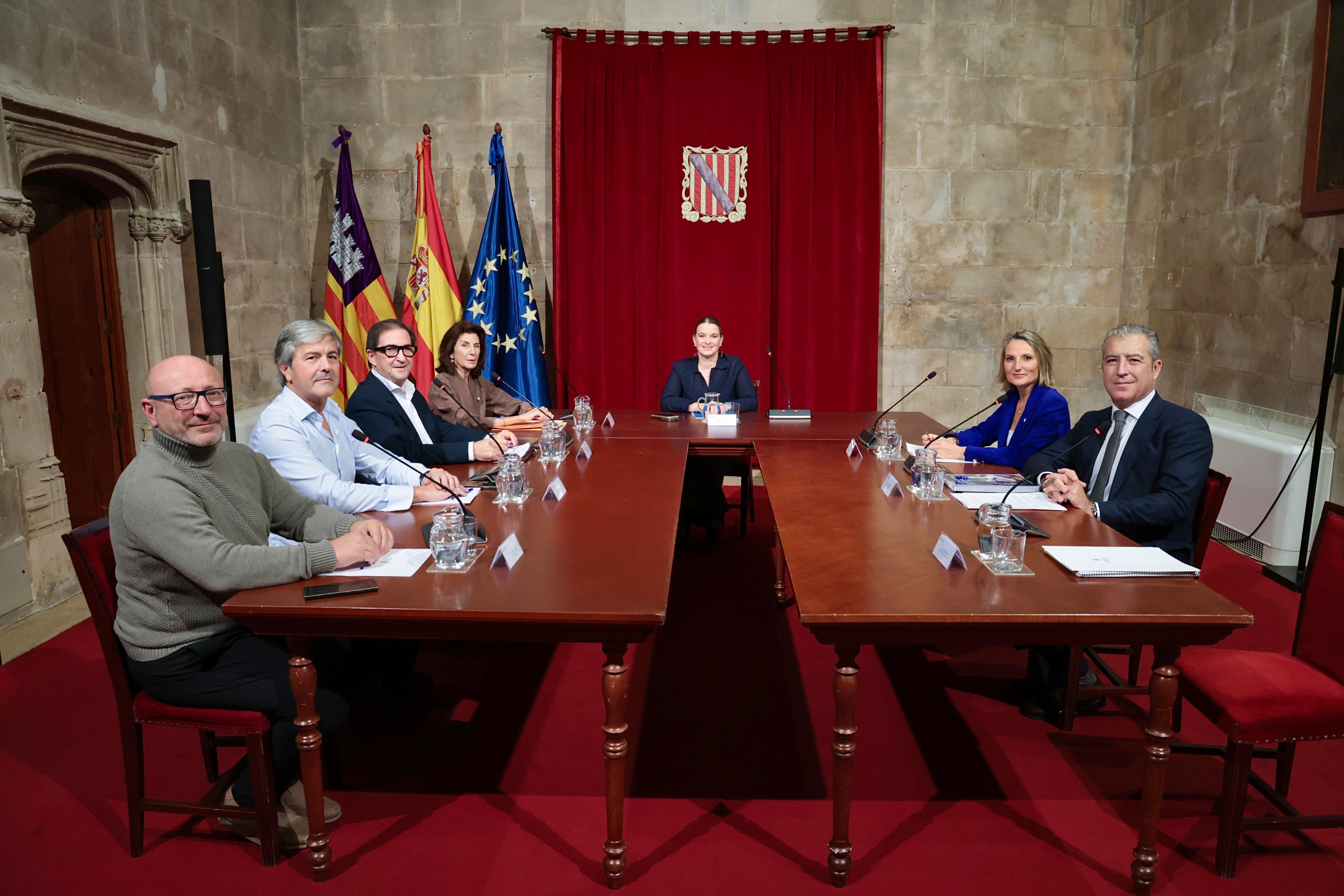 Imagen de una reunión de la Mesa de Diálogo Social